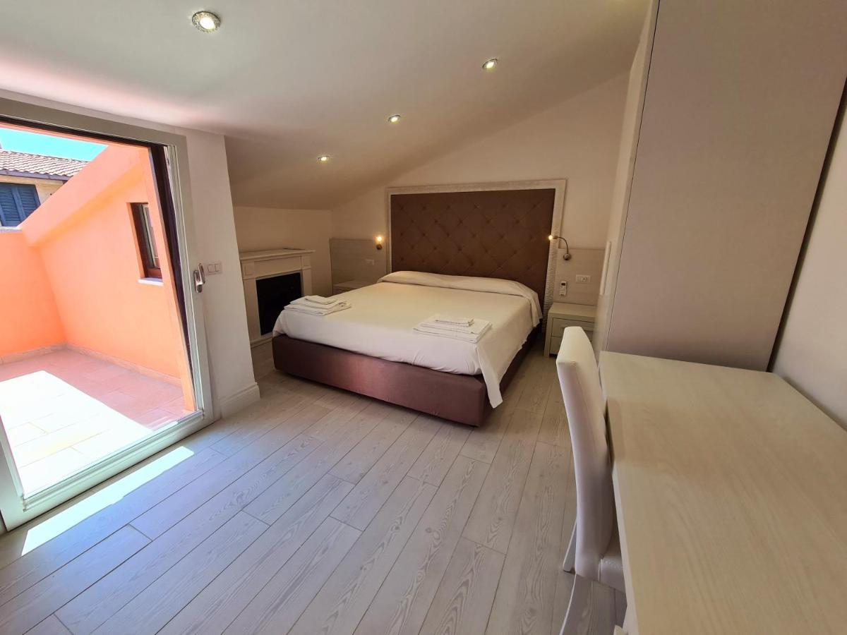 Isola Nel Parco Villas & Rooms La Maddalena  Extérieur photo
